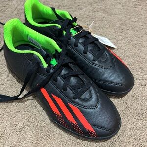 Indoor soccer cleats